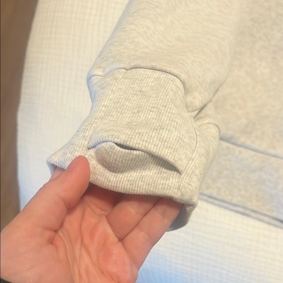 Athlete grey cropped sweatshirt - Picture 2 of 6